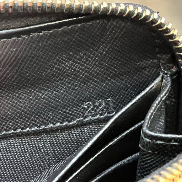Prada Saffiano Lux Leather Zipper closure Continental Wallet - Picture 10 of 12